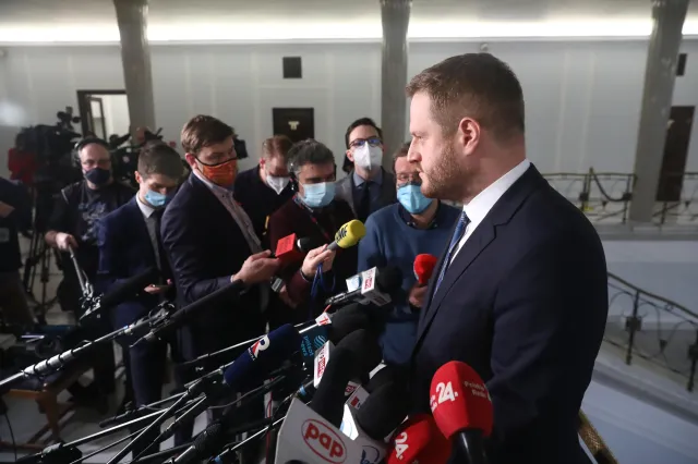 Czym jest SPOOFING i jak działają ataki? Cieszyński WYJAŚNIA