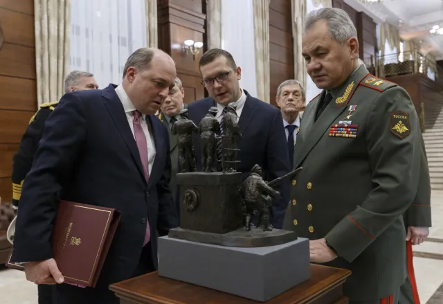 Brytyjski minister obrony: Od niektórych na Zachodzie czuć "powiew Monachium" z 1938 r.