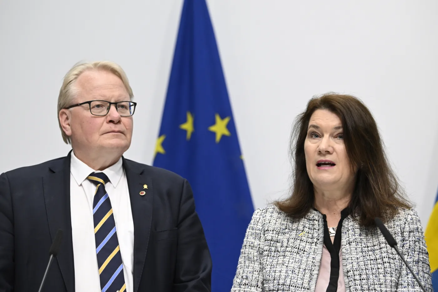 Minister obrony Peter Hultqvist i szefowa MSZ Ann Linde 