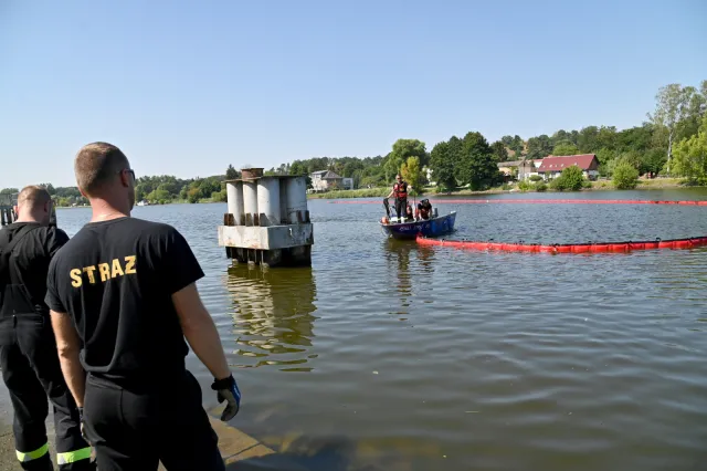 Próbki wody z Odry trafiły do analiz za granicą