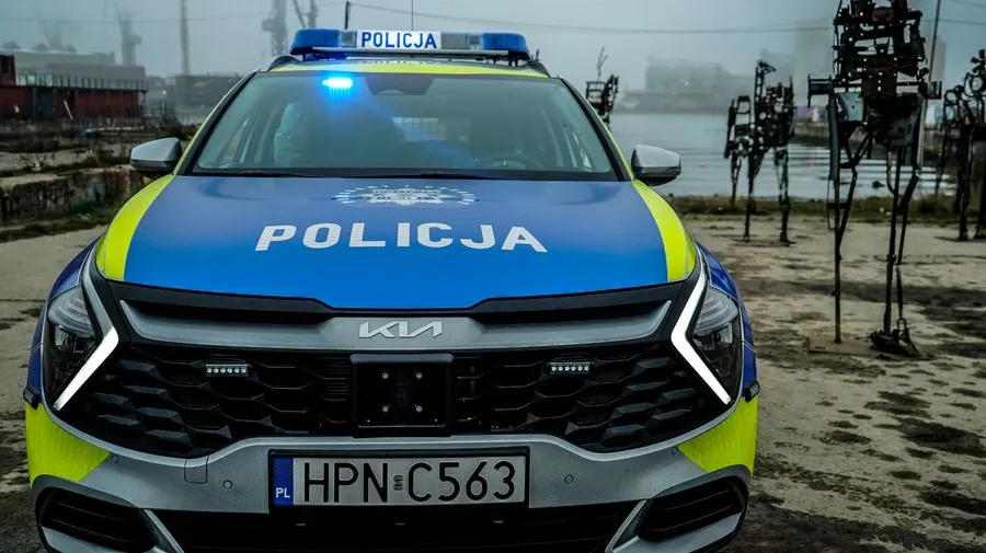 kia-sportage-jako-radiowoz-policji-w-nowym-oznakowaniu-37630831.jpg