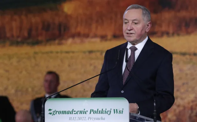 PiS planuje większe dopłaty do rolnictwa. Kowalczyk: Będziemy robić wszystko