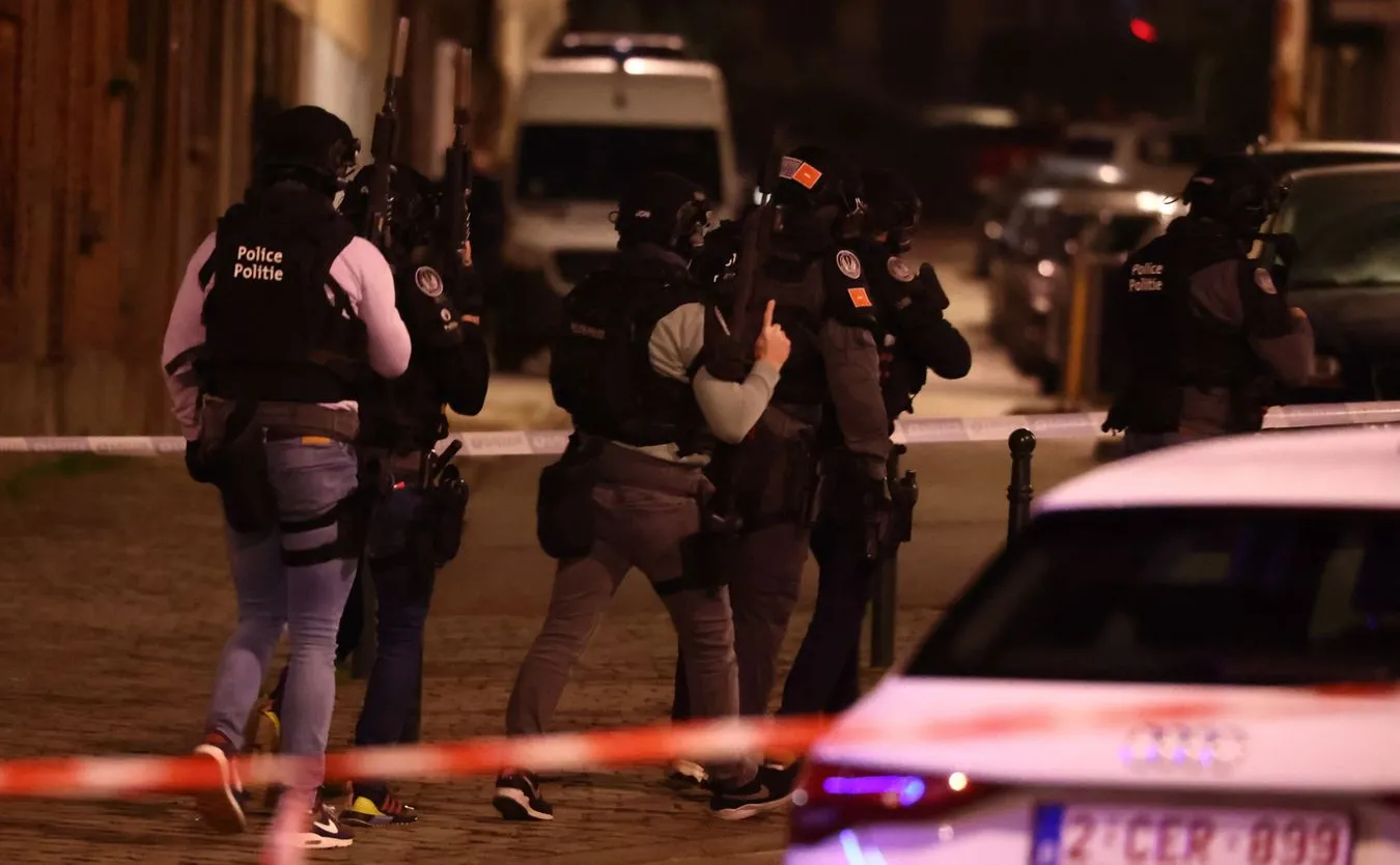 Nocna obława na uzbrojonych mężczyzn w pobliżu Komisji Europejskiej