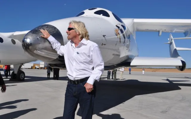 Firma Virgin Galactic rozpoczęła komercyjne loty w kierunku kosmosu