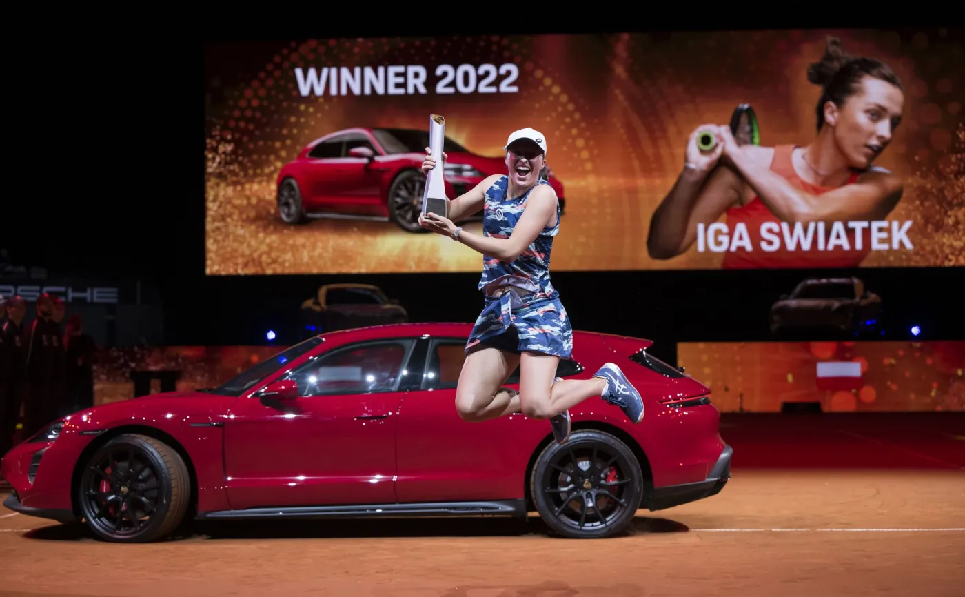 2022-porsche-tennis-grand-prix-zwyciezczyni-iga-swiatek-37841293.jpg