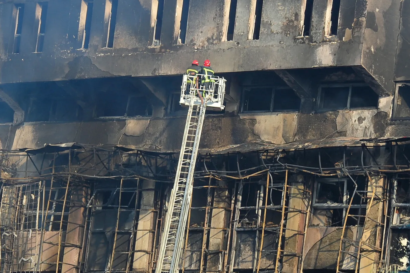 Spłonęła komenda policji. Straż przez kilka godzin gasiła pożar