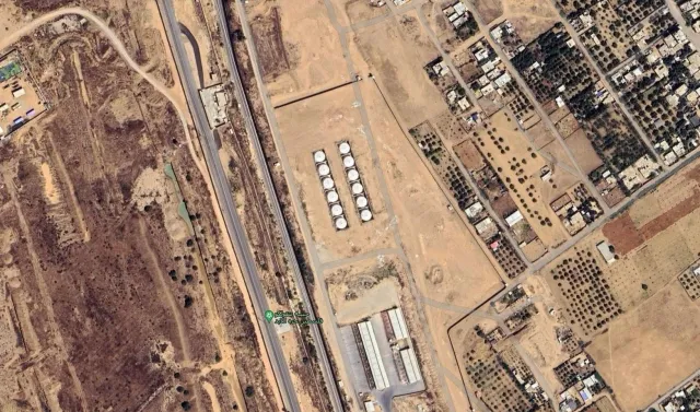 "Tak wygląda pół miliona litrów oleju napędowego". Armia Izraela pokazuje "skrytkę" na pustyni