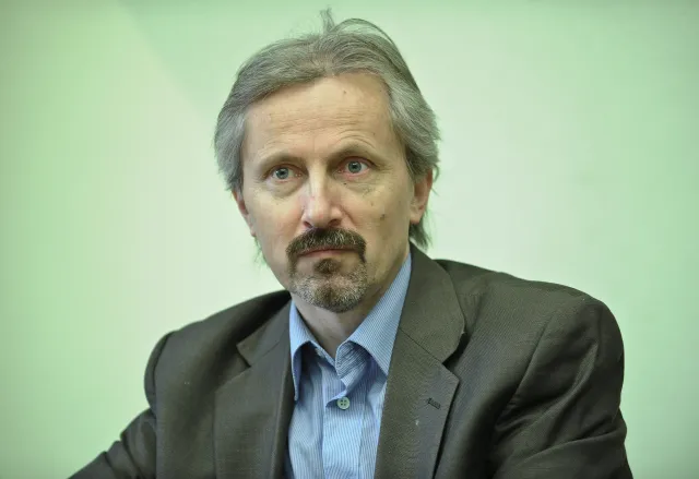 Nagły zwrot Morawieckiego ws. refundacji in vitro. Prof. Rafał Chwedoruk: To efekt kryzysu PiS