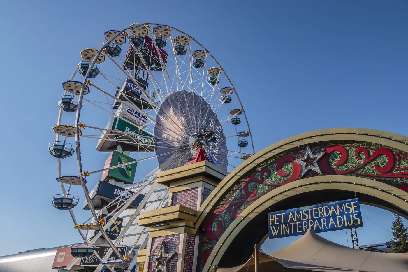 wesole-miasteczko-z-jarmarkiem-zimowy-raj-w-amsterdamie-38019700.jpg