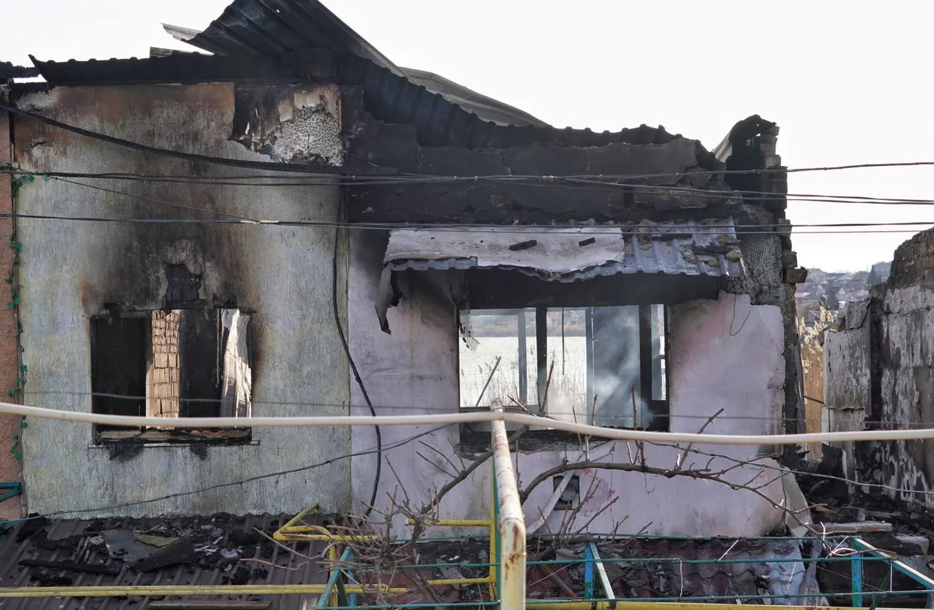 Zniszczenia po nocnym rosyjskim ataku dronów w Odessie