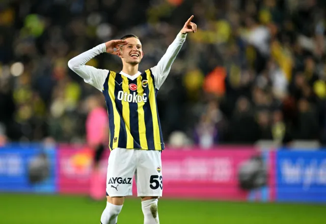 Szymański show. Gol i dwie asysty Polaka [WIDEO]