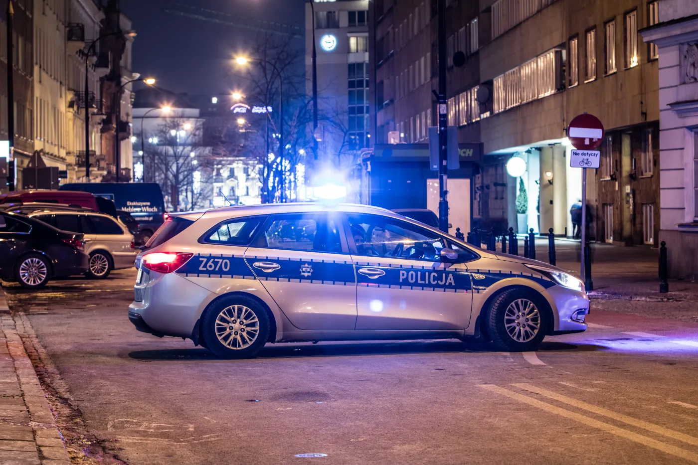 Dwa radiowozy zderzyły się w Warszawie. Policja potwierdza