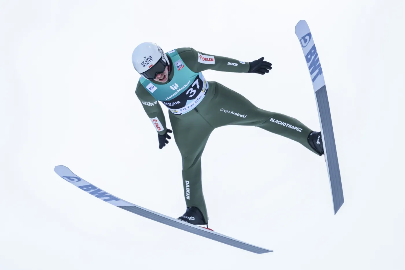 Stoch, Kubacki i Żyła razem mają grubo ponad 100 lat, ale muszą dalej skakać. Wiemy dlaczego