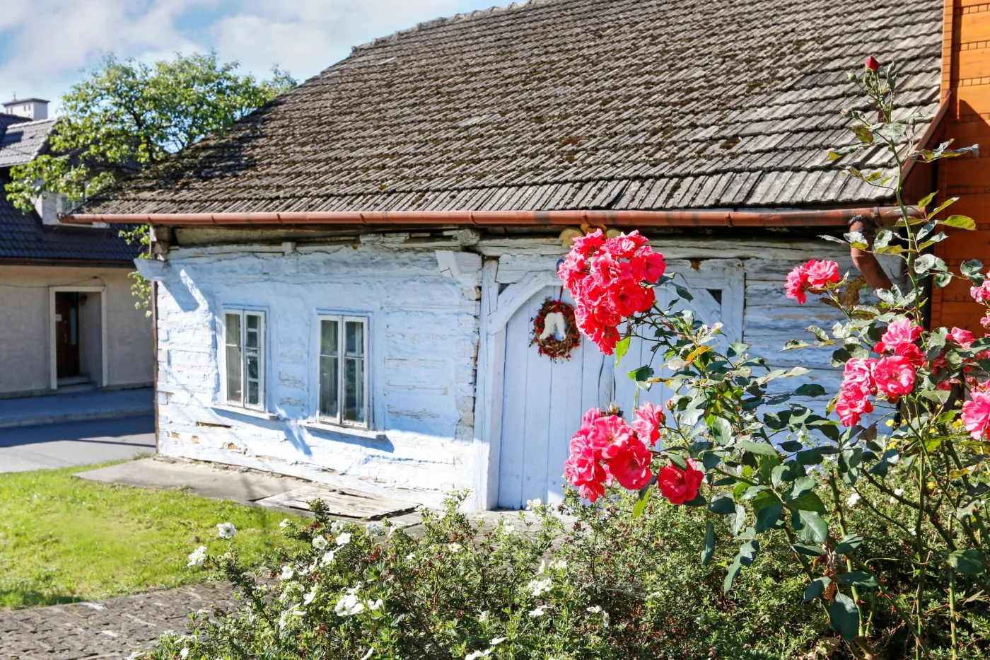 w-lanckoronie-zachowaly-sie-autentyczne-drewniane-chaty-38137999.jpg