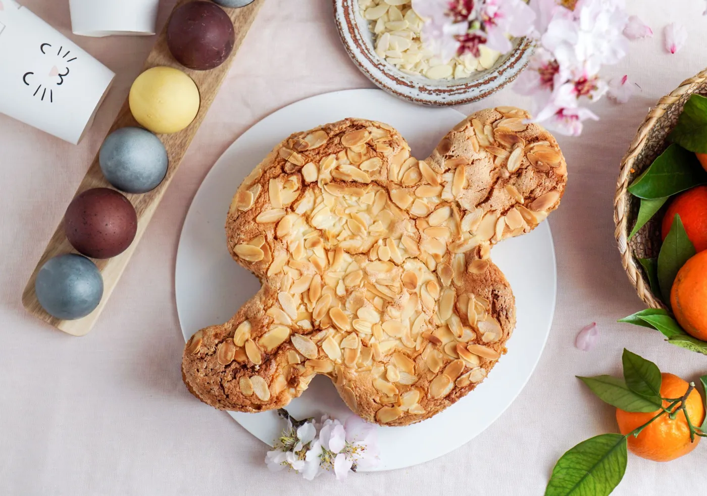 colomba-di-pasqua-tradycyjne-wloskie-ciasto-wielkanocne-38141538.jpg