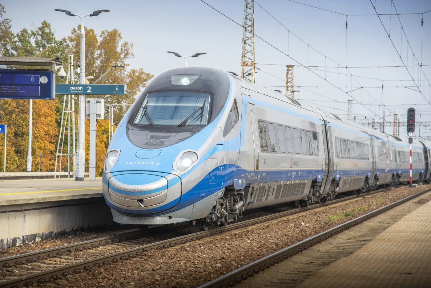 Pojedziemy pociągiem z Gdyni do Pragi. Podano datę