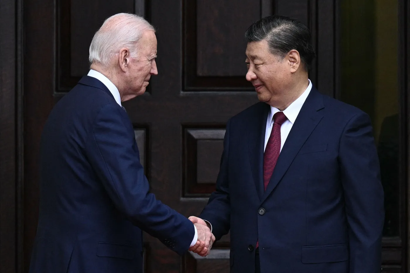 Biden zadzwonił do Xi Jinpinga. "Wyraził zaniepokojenie"