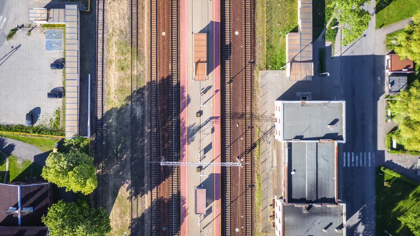 Stacja kolejowa, peron