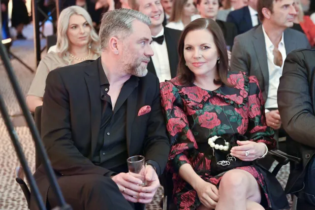 Ola Kwaśniewska i Kuba Badach zdecydowali się na adopcję. Pokazali "córkę" [FOTO]