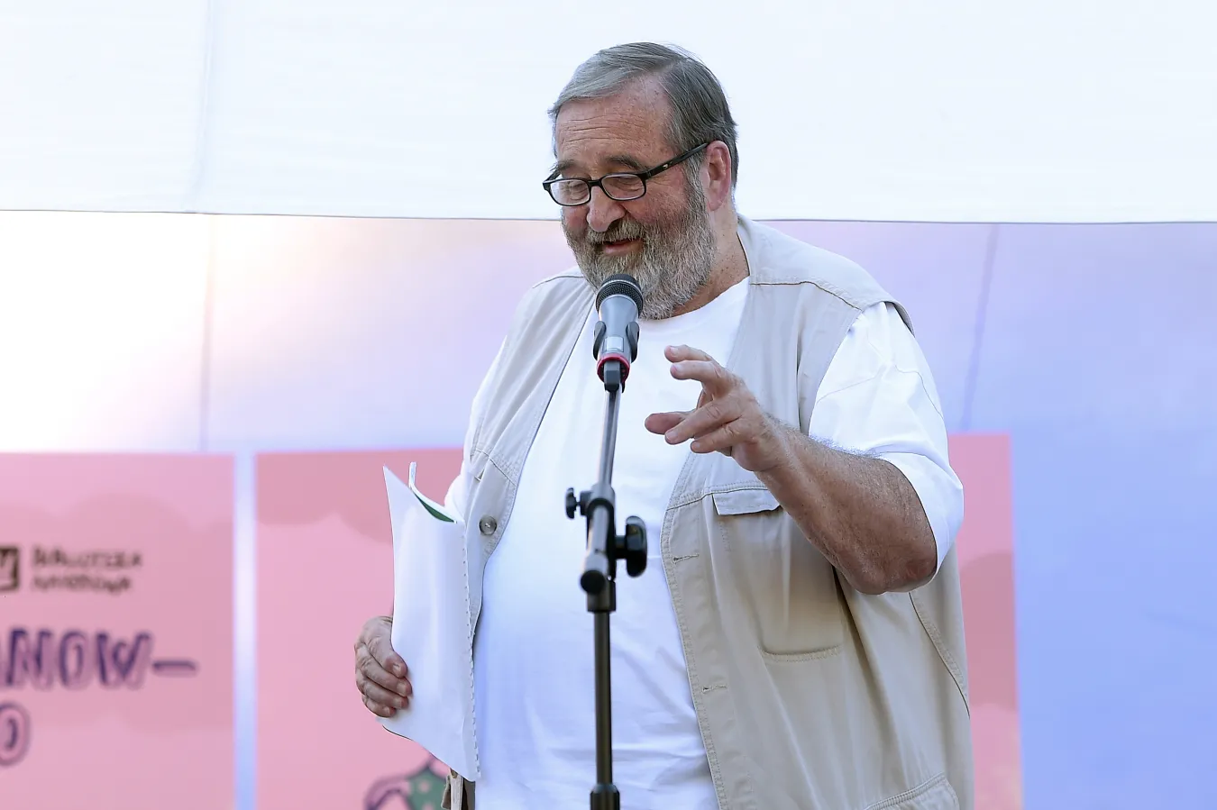 Wnuczka Krzysztofa Kowalewskiego poślubiła partnerkę. "Jesteśmy małżeństwem!" [FOTO]