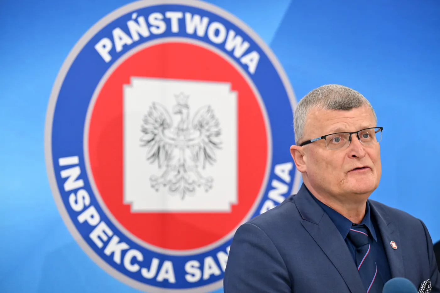 Wzrost zachorowań na COVID-19. Główny inspektor sanitarny apeluje do rodziców