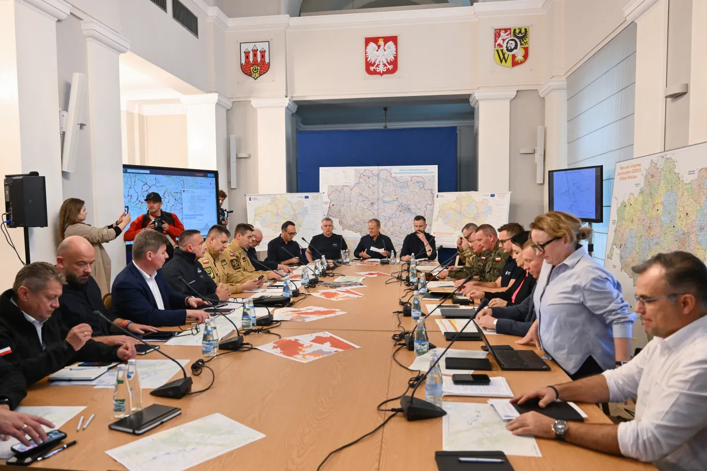 Tusk: Pomoc jest bezzwrotna. Kto kłamie ten w sprawie, ten szkodzi powodzianom