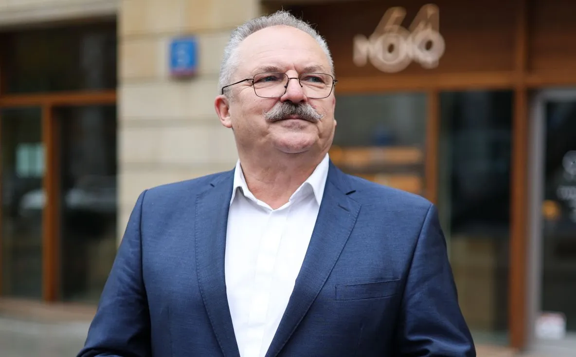 Marek Jakubiak zaskakuje: Żyję w związku partnerskim, ale ustawy bym nie podpisał