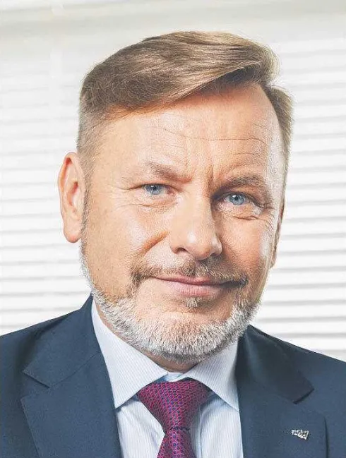 rafal-szmytke-prezes-polskiej-organizacji-turystycznej-38335507.png