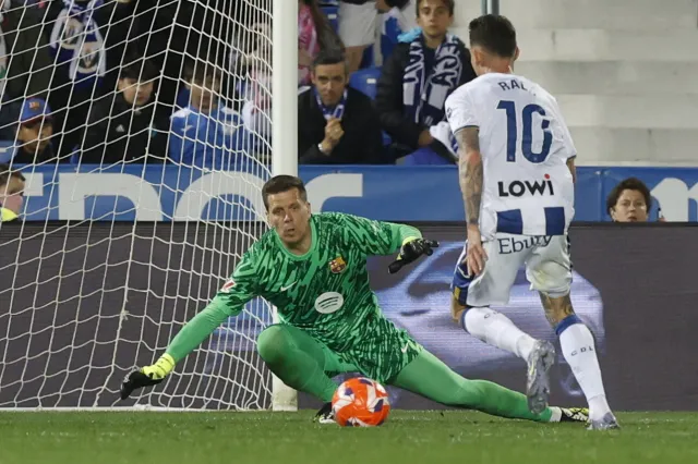 Szczęsny ratował Barcelonę. To nie był udany wieczór dla Lewandowskiego