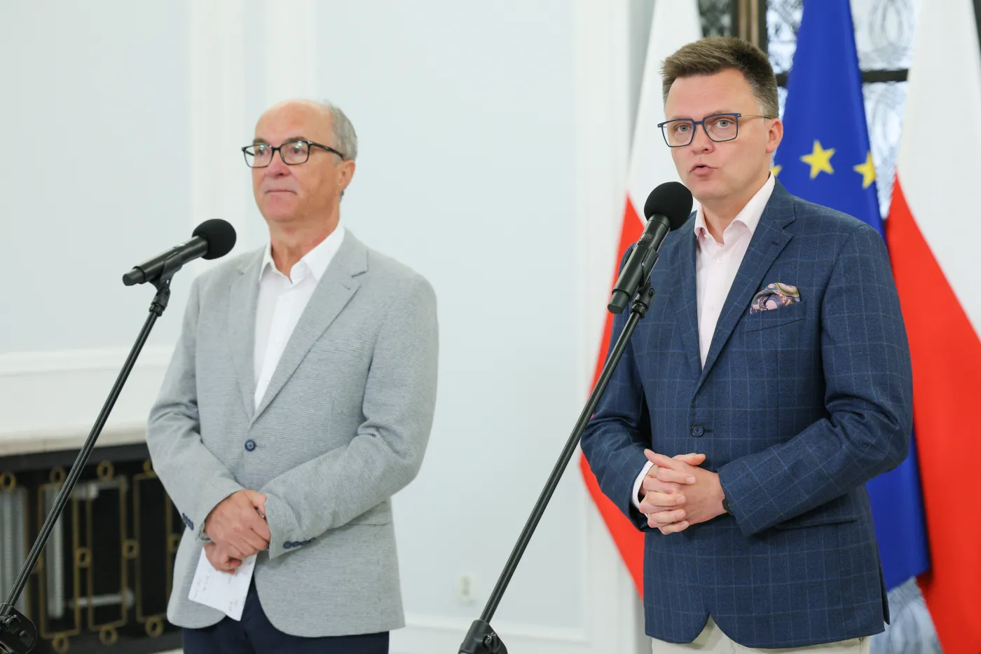 Rekonstrukcja rządu opóźniona? Czarzasty mówi o Hołowni