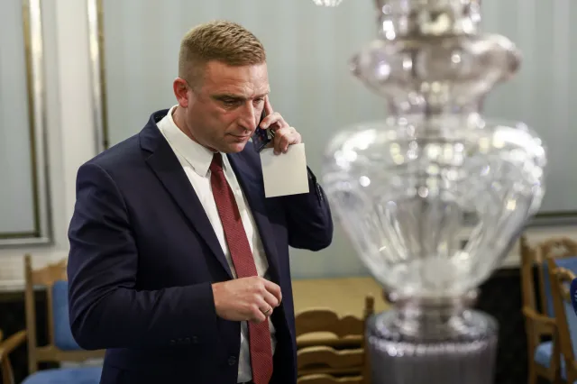 Śledczy przyglądają się Robertowi Bąkiewiczowi. Może dostać zarzuty