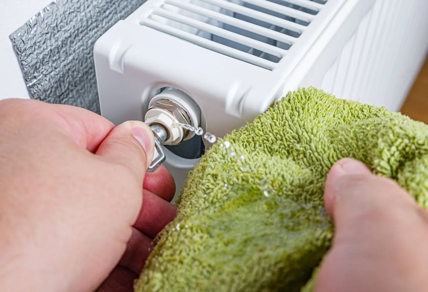 Grzejniki u góry ciepłe na dole zimne - co z tym zrobić? Dlaczego grzejnik jest zimny na dole?