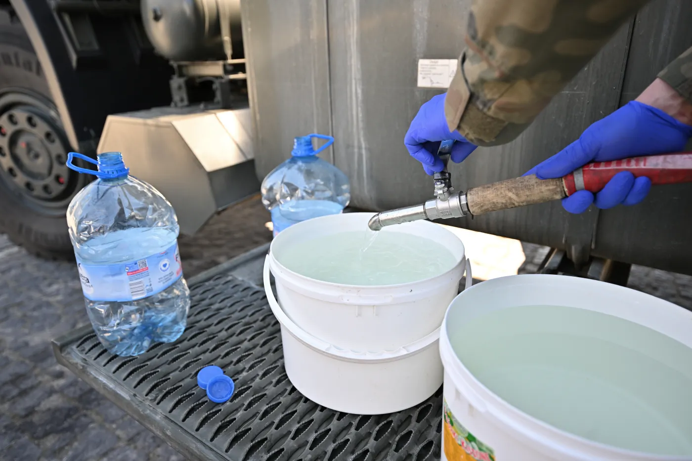 Alert sanepidu w Gdyni. Trzy dzielnice ze skażoną wodą