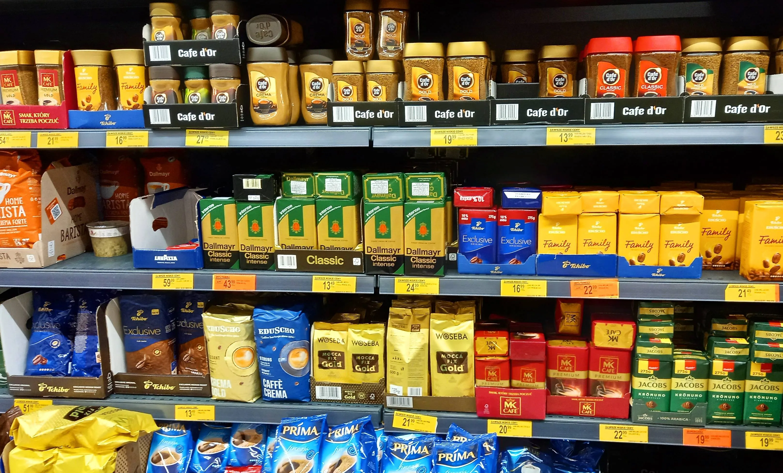 Dobra kawa taniej o połowę. Bez limitów i kart lojalnościowych