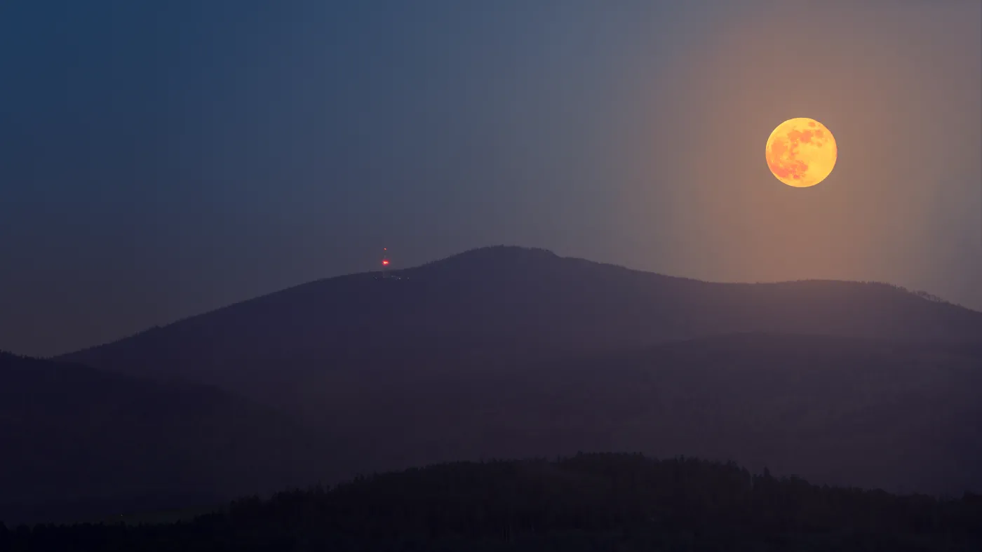Pełnia Księżyca 1 lutego 2026. Te 4 znaki zodiaku mogą liczyć na pieniądze i miłość