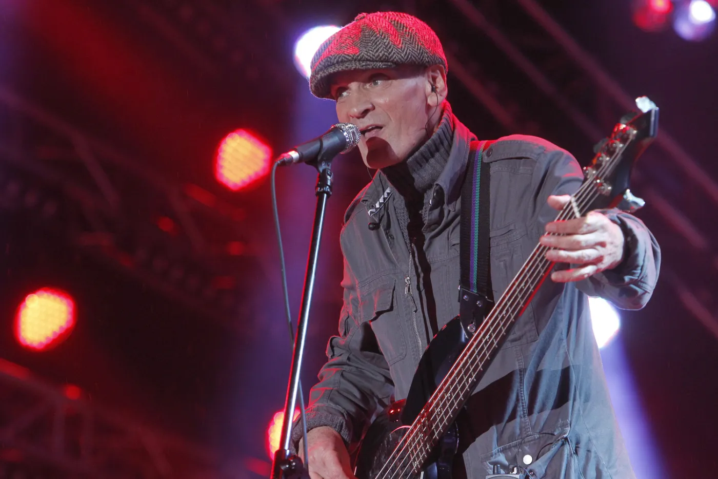 Po 40 latach schodzi ze sceny. Rusza w pożegnalną trasę