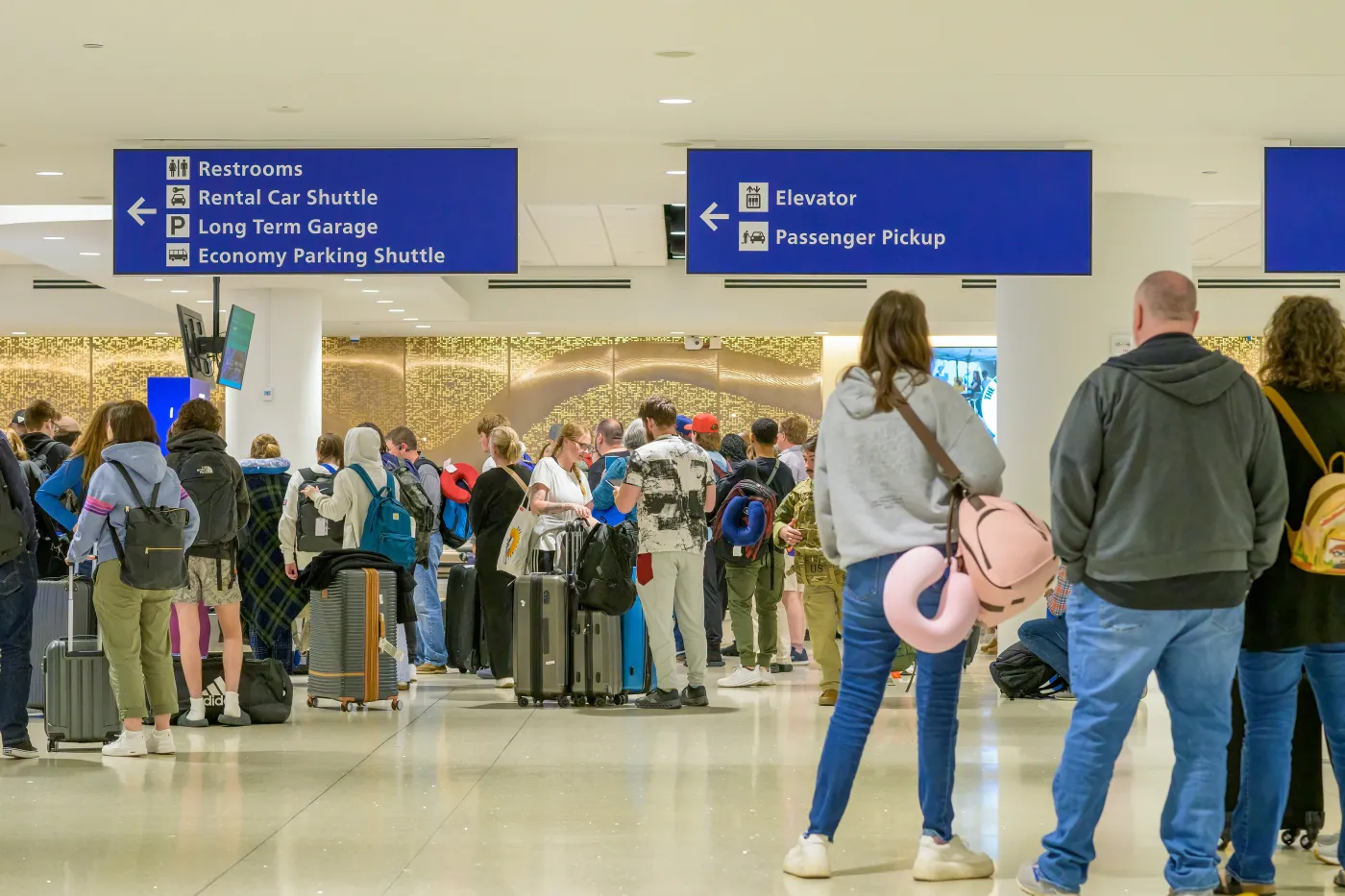 Chaos na lotniskach w USA. Trump chce wprowadzić agentów ICE