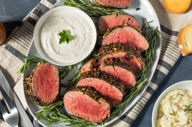 Ten wielkanocny przysmak seniorzy powinni jeść codziennie. Ułatwia trawienie, świetnie działa na stawy