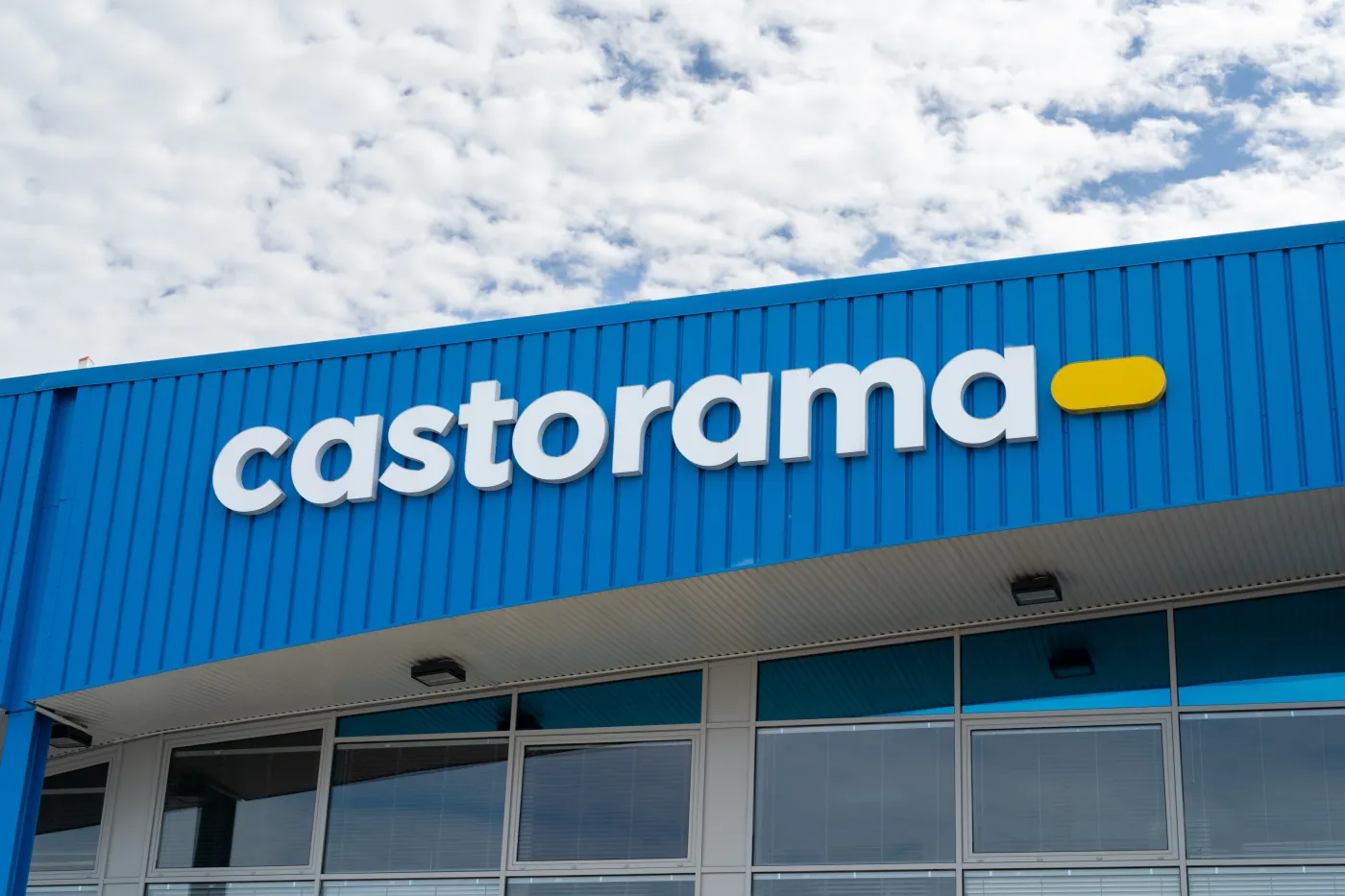 Krakow,,Poland,-,August,12,,2023:,Castorama,Store,Building,With