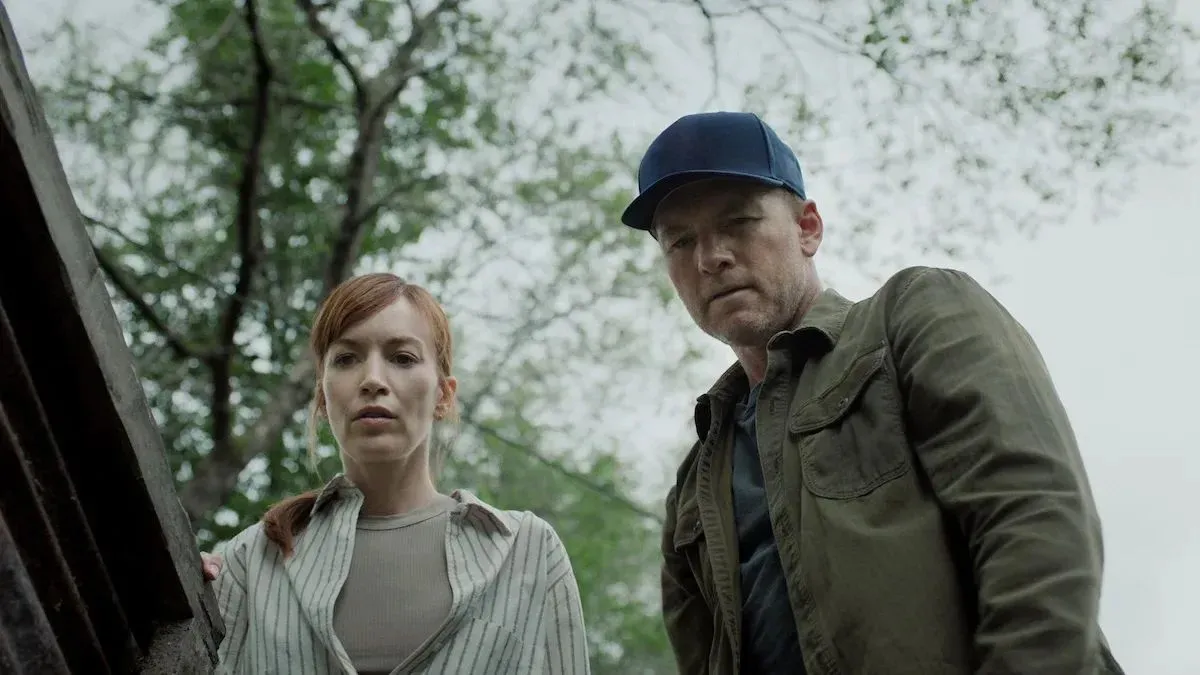 Britt Lower i Sam Worthington w serialu "Za wszelką cenę"