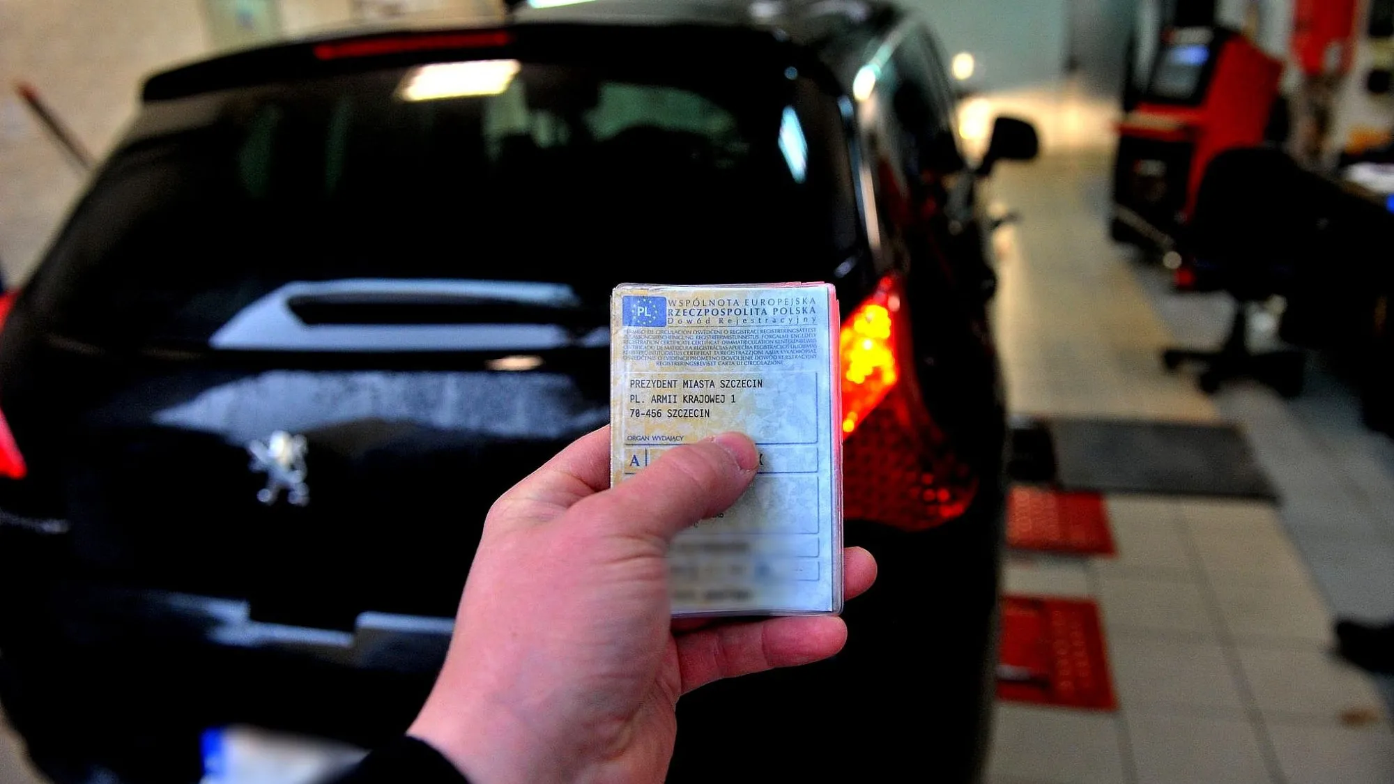 Nowe badanie auta. Rząd podał daty. Diagnosta sprawdzi jeden szczegół i zablokuje dowód