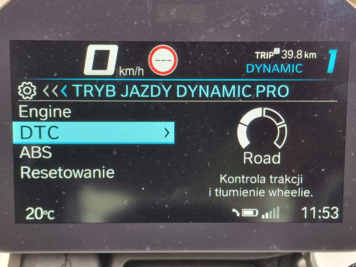 BMW R1300R - te parametry możemy dostrajać w trybie Dynamic Pro (reakcja silnika, kontrola trakcji, ABS)