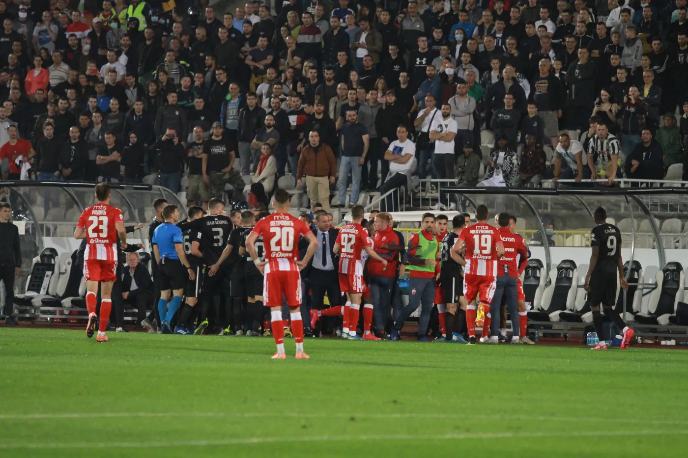 Sześciu piłkarzy Crvenej Zvezdy Belgrad zakażonych koronawirusem