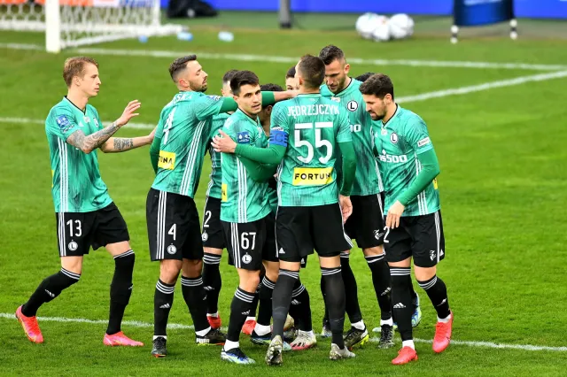 Pekhart show w Lubinie. Napastnik Legii pozazdrościł "Lewemu" [WYNIKI, TABELA]