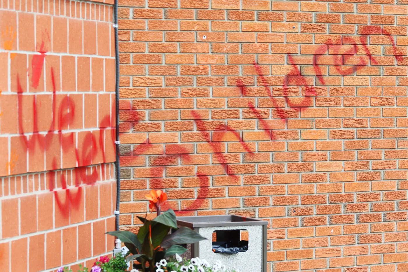 Dzieci bito tak długo, aż zaczynały krzyczeć, żeby "wybić z nich Indianina"