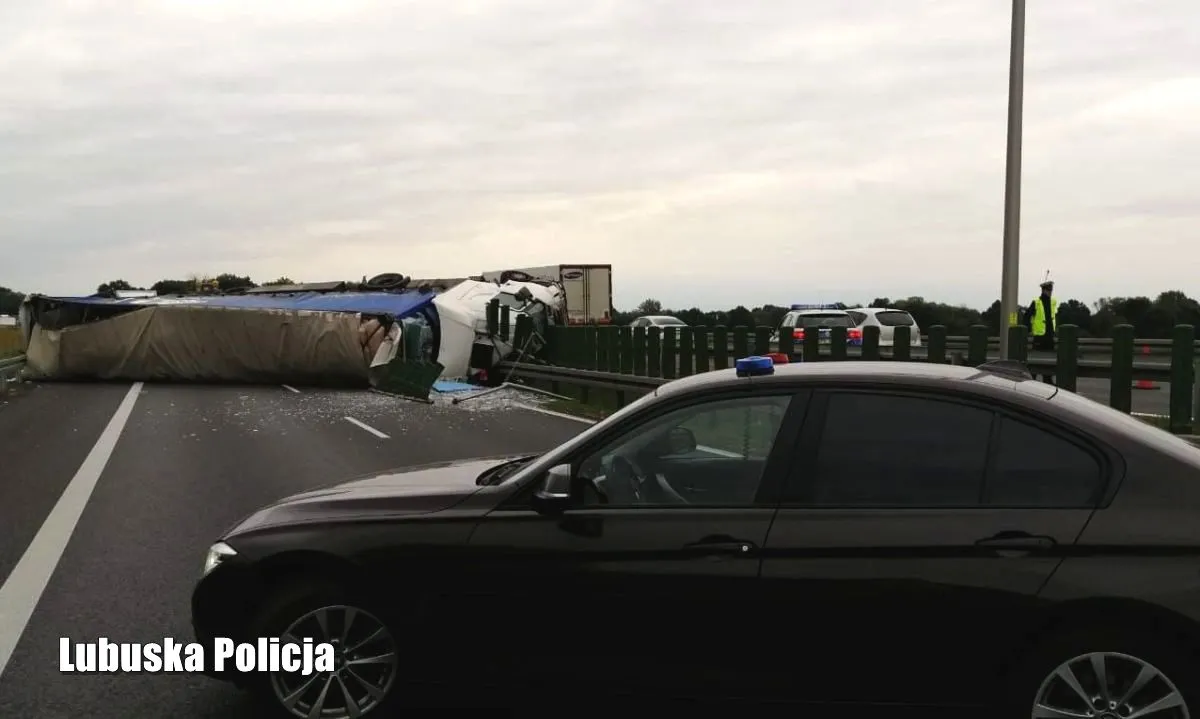 wypadek-ciezarowki-na-s3-miedzy-sulechowem-a-zielona-gora-37246547.jpg