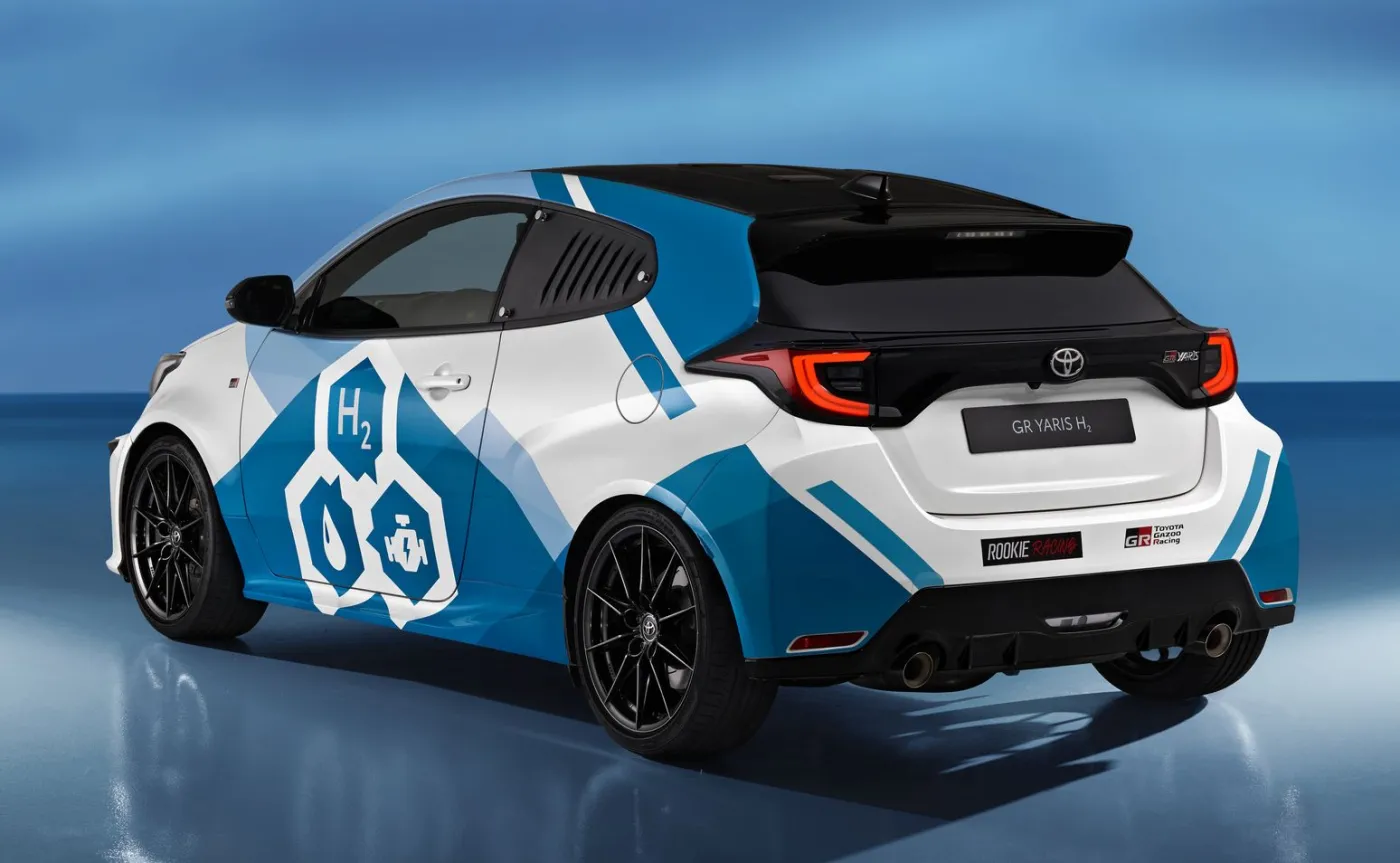 toyota-gr-yaris-h2-czyli-z-silnikiem-spalinowym-na-wodor-37312939.jpg