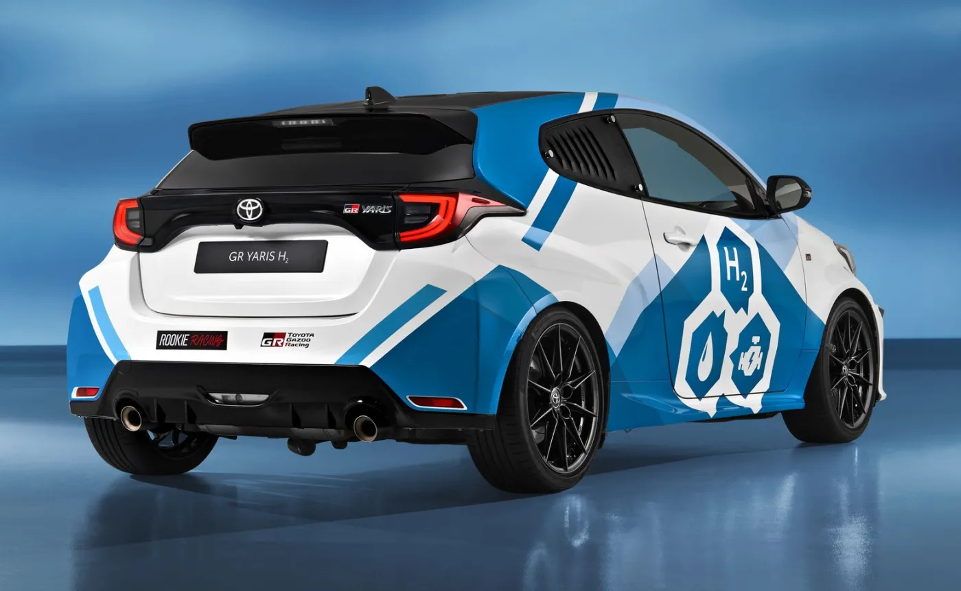 toyota-gr-yaris-h2-czyli-z-silnikiem-spalinowym-na-wodor-37312944.jpg