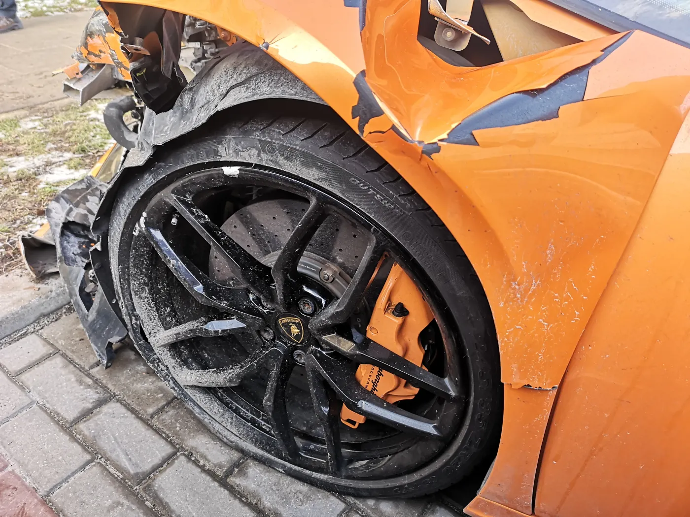 lamborghini-huracan-lp-6104-rozbite-w-wypadku-w-warszawie-37346033.jpg
