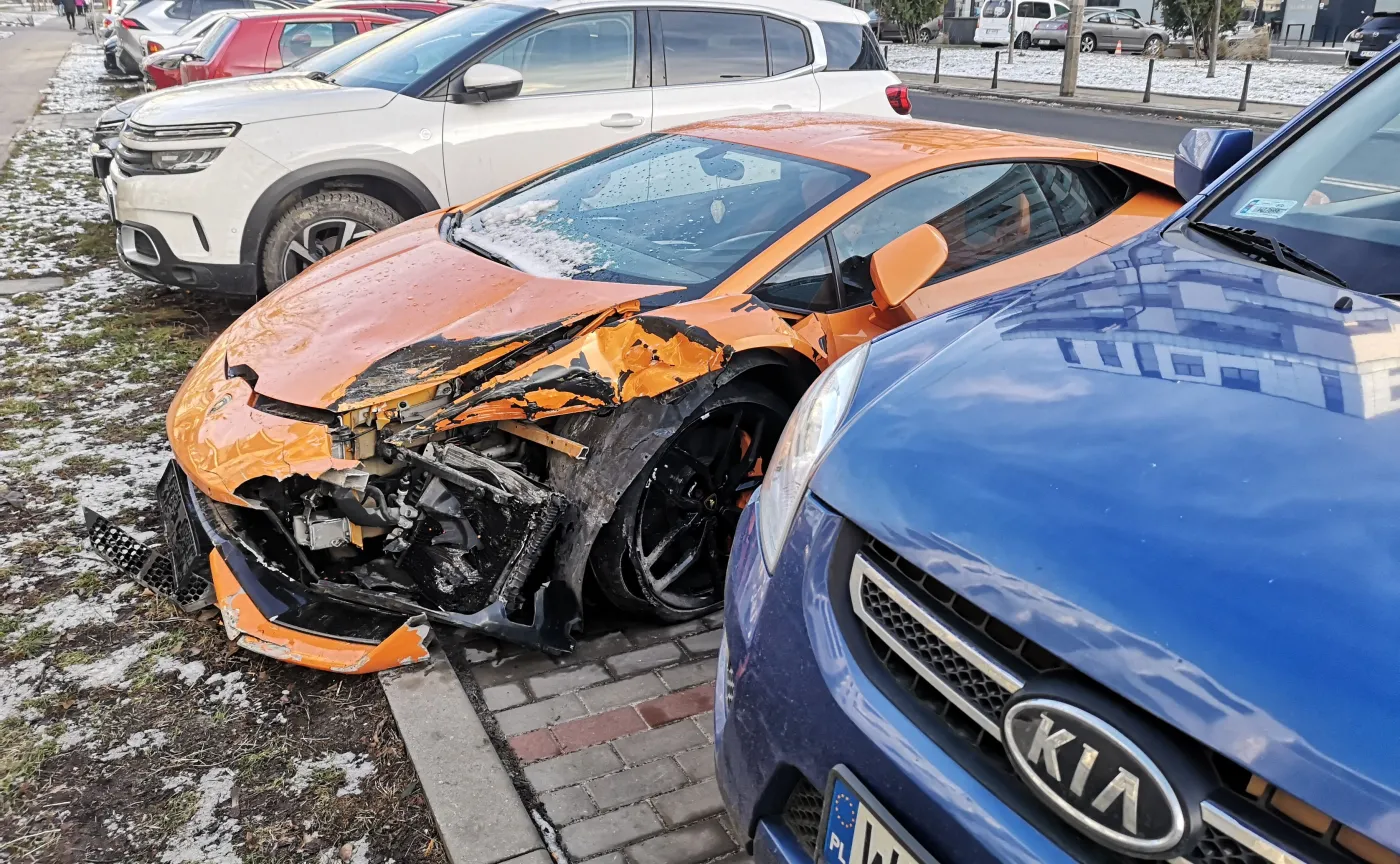 lamborghini-huracan-lp-6104-rozbite-w-wypadku-w-warszawie-37345993.jpg